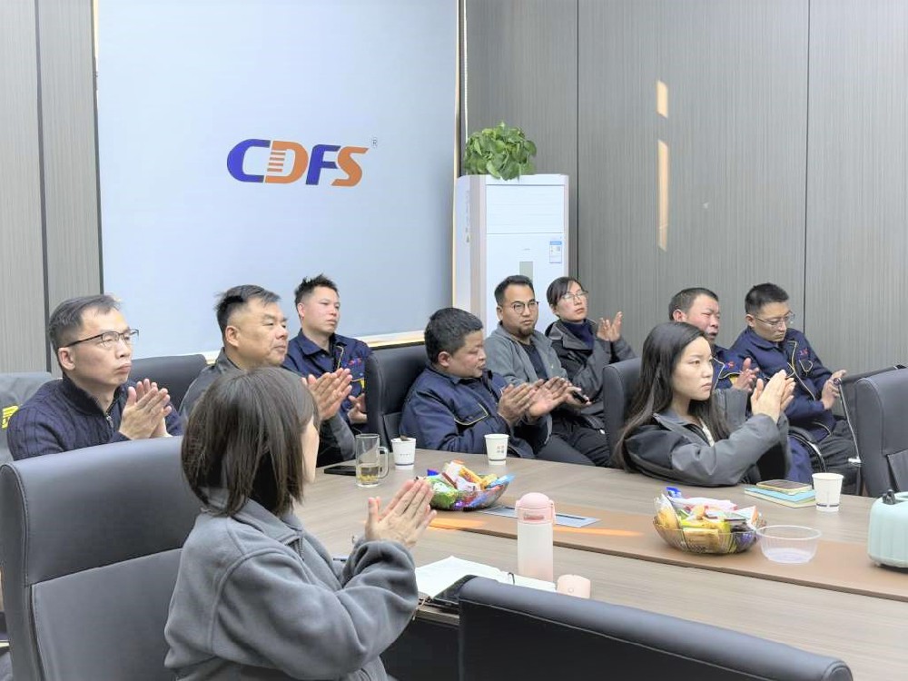 多靈年度經(jīng)營分析會盛況啟幕，共繪2025發(fā)展新藍(lán)圖